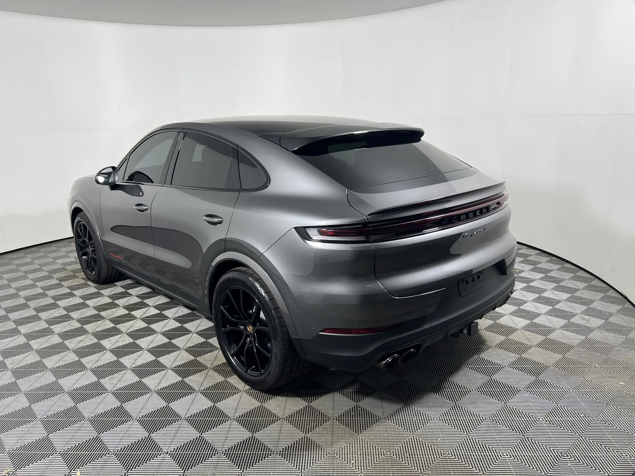 2026 Porsche Cayenne S photo 3