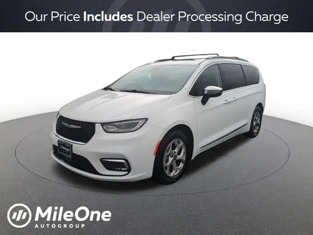 2023 Chrysler Pacifica Limited photo 1