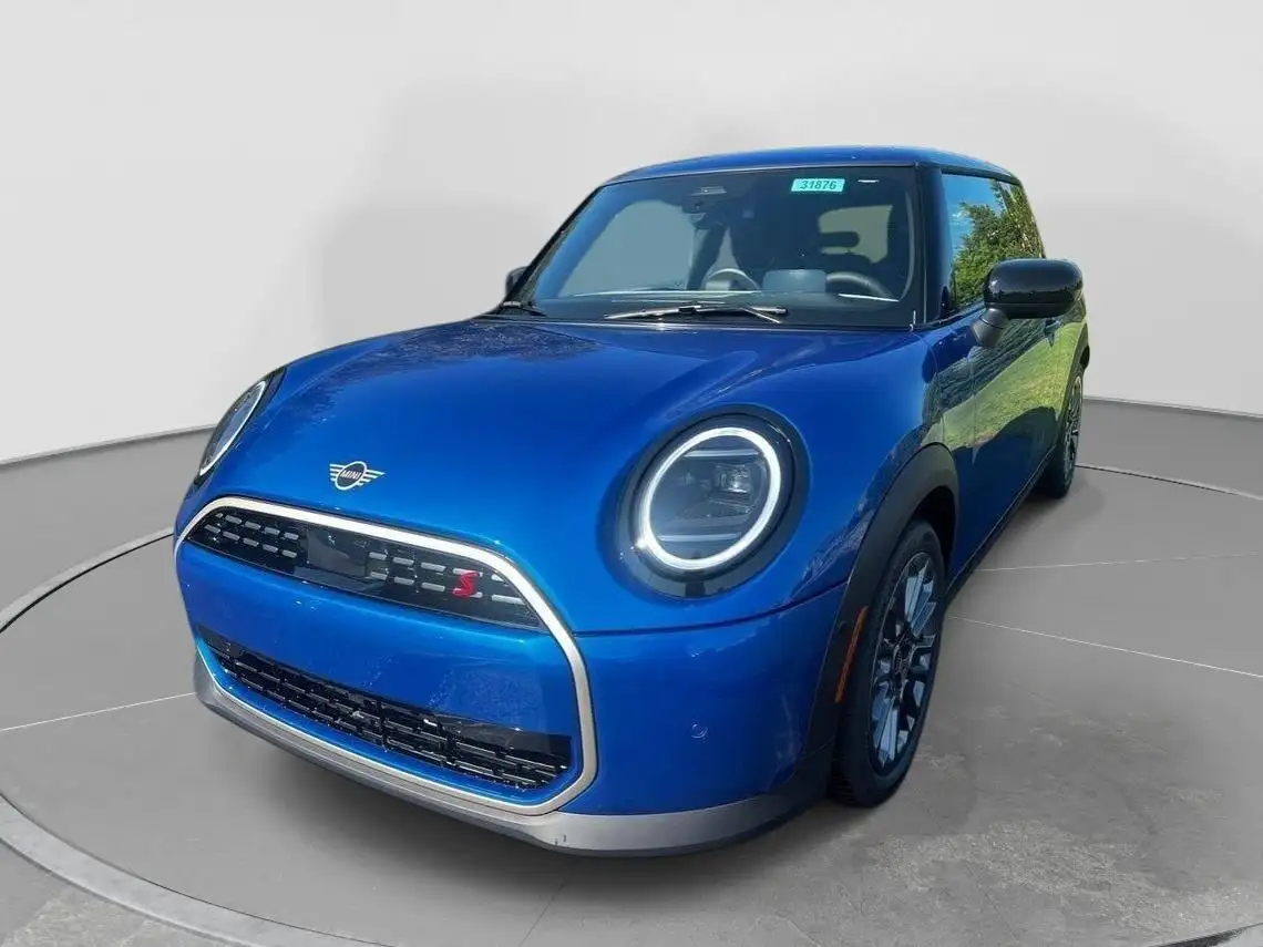 2025 MINI Hardtop Cooper S Signature's photo