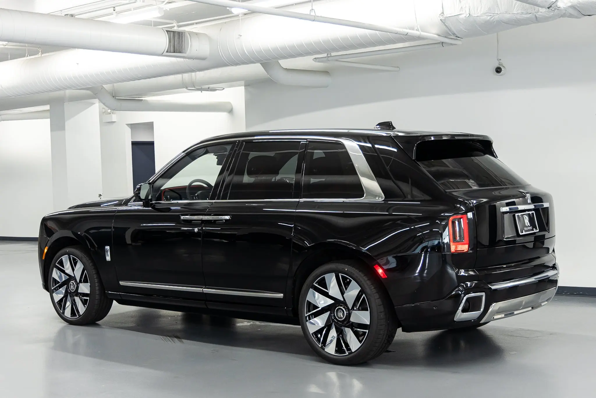 2027 Rolls-Royce Cullinan Base photo 3