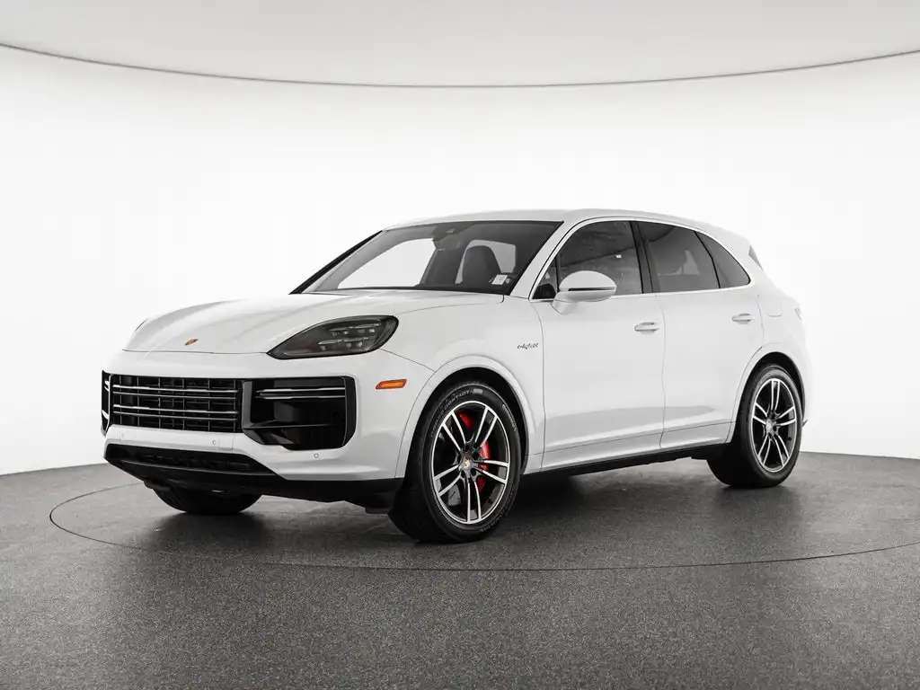2024 Porsche Cayenne Turbo E-Hybrid's photo
