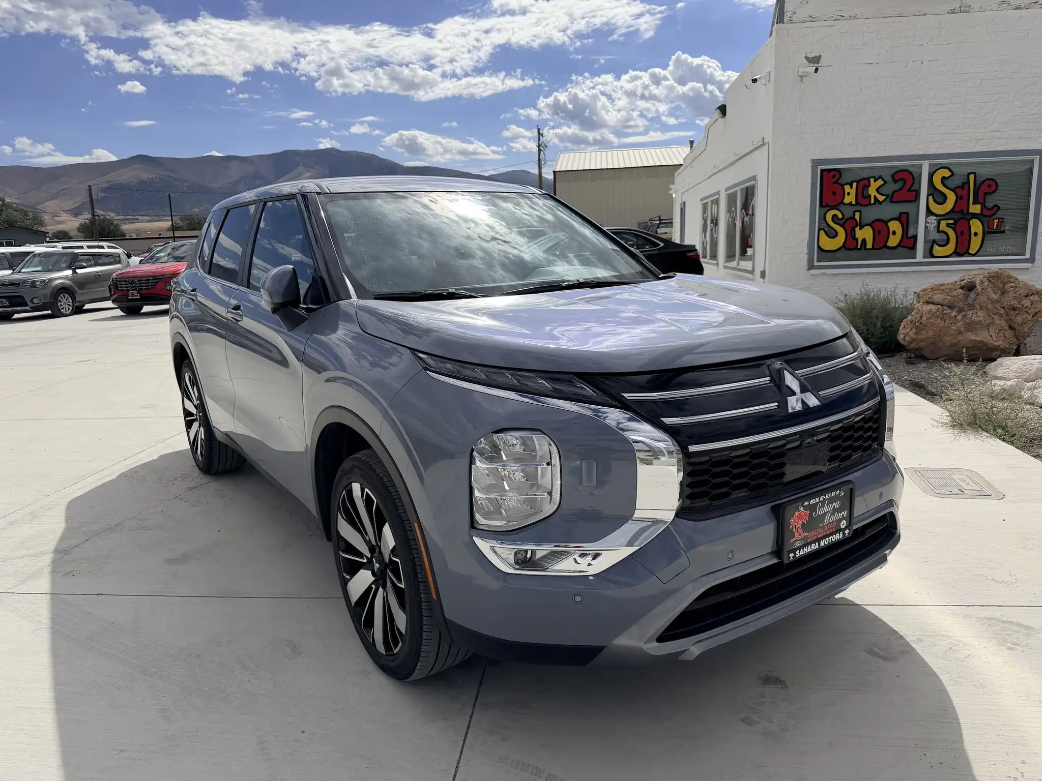2025 Mitsubishi Outlander SE S-AWC's photo