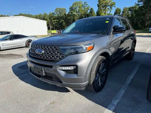 2022 Ford Explorer XLT 4WD's photo