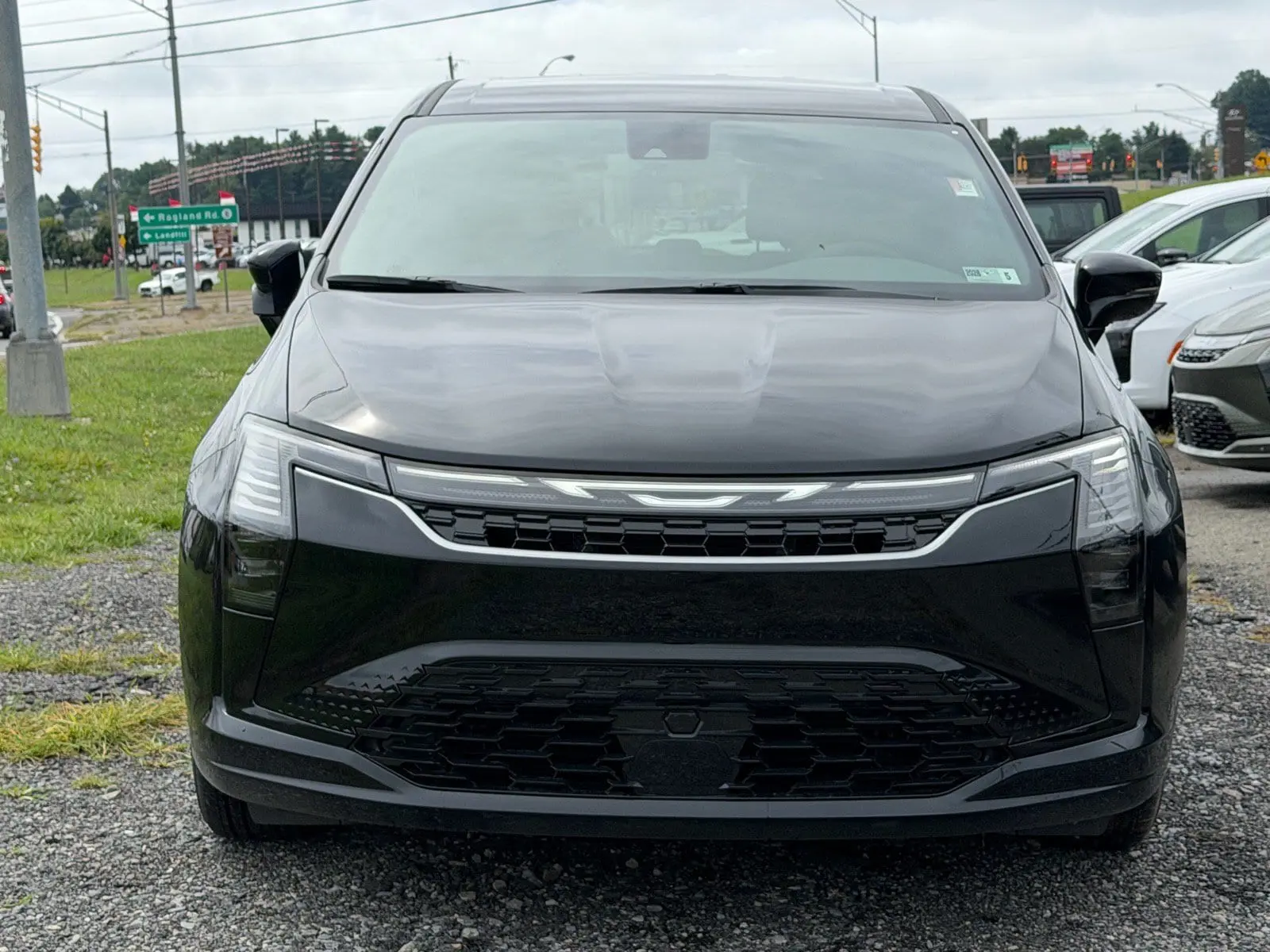 2027 Chrysler Pacifica Select photo 5