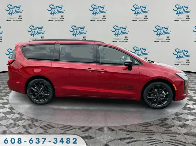 2027 Chrysler Pacifica Select photo 4