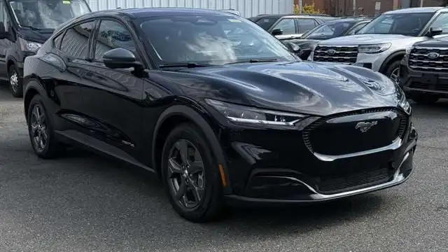 2023 Ford Mustang-Mach-e Select's photo