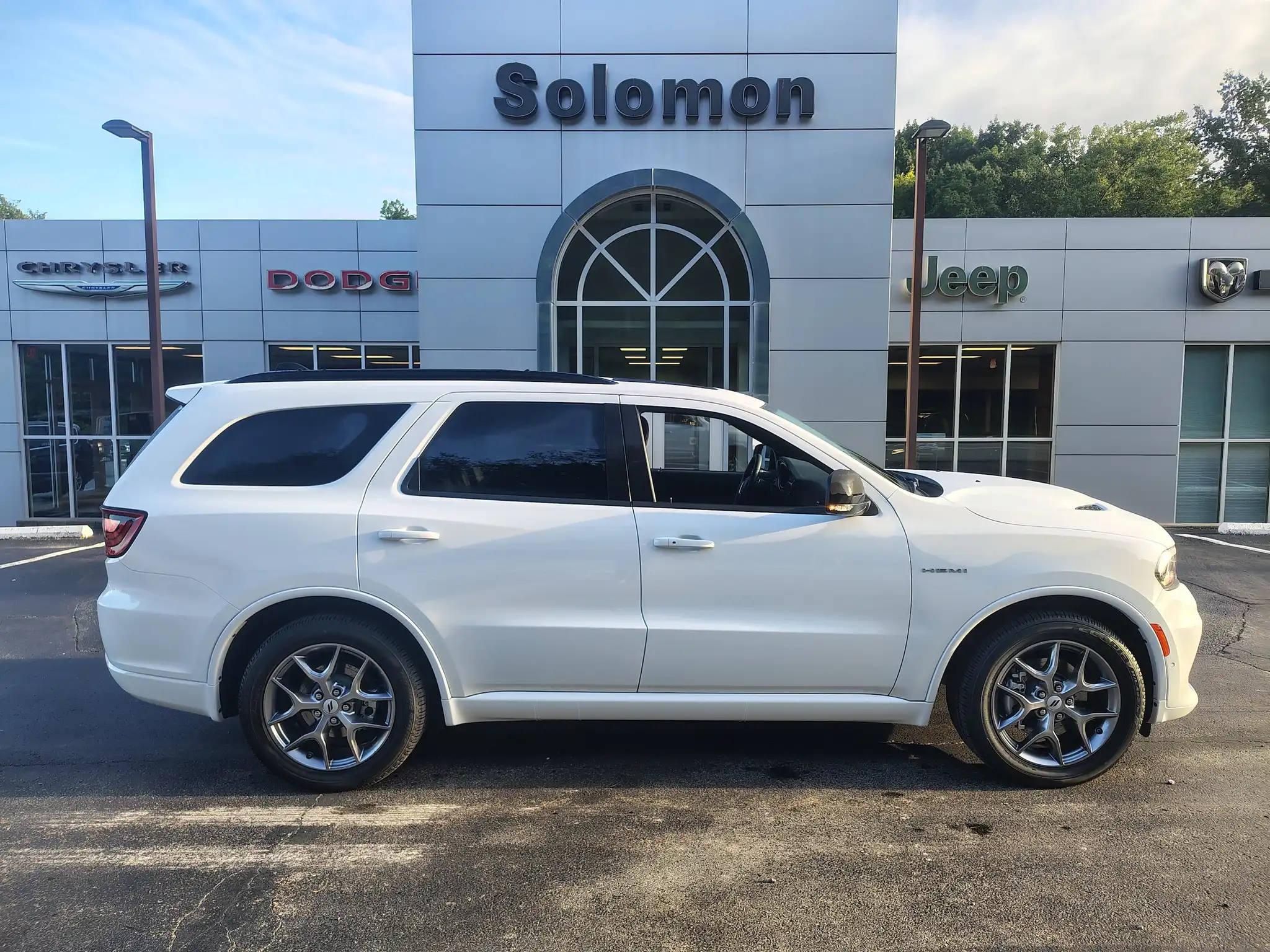 2027 Dodge Durango HEMI V8 GT AWD Plus's photo