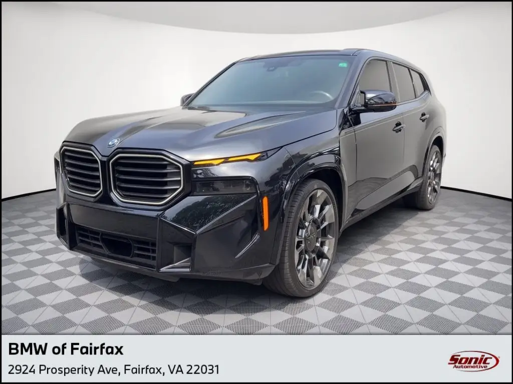 2023 BMW XM Base photo 1