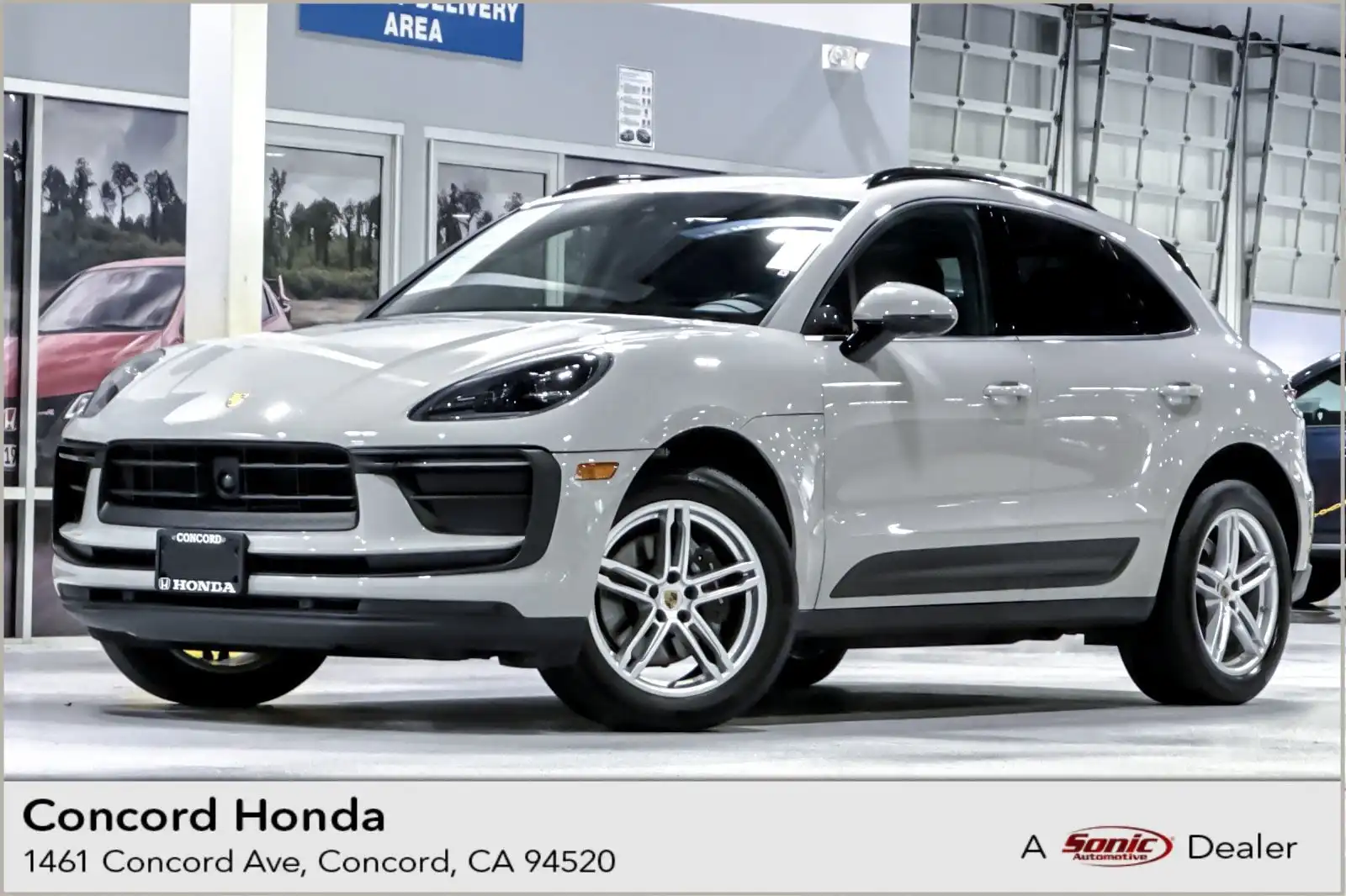 2023 Porsche Macan Base's photo