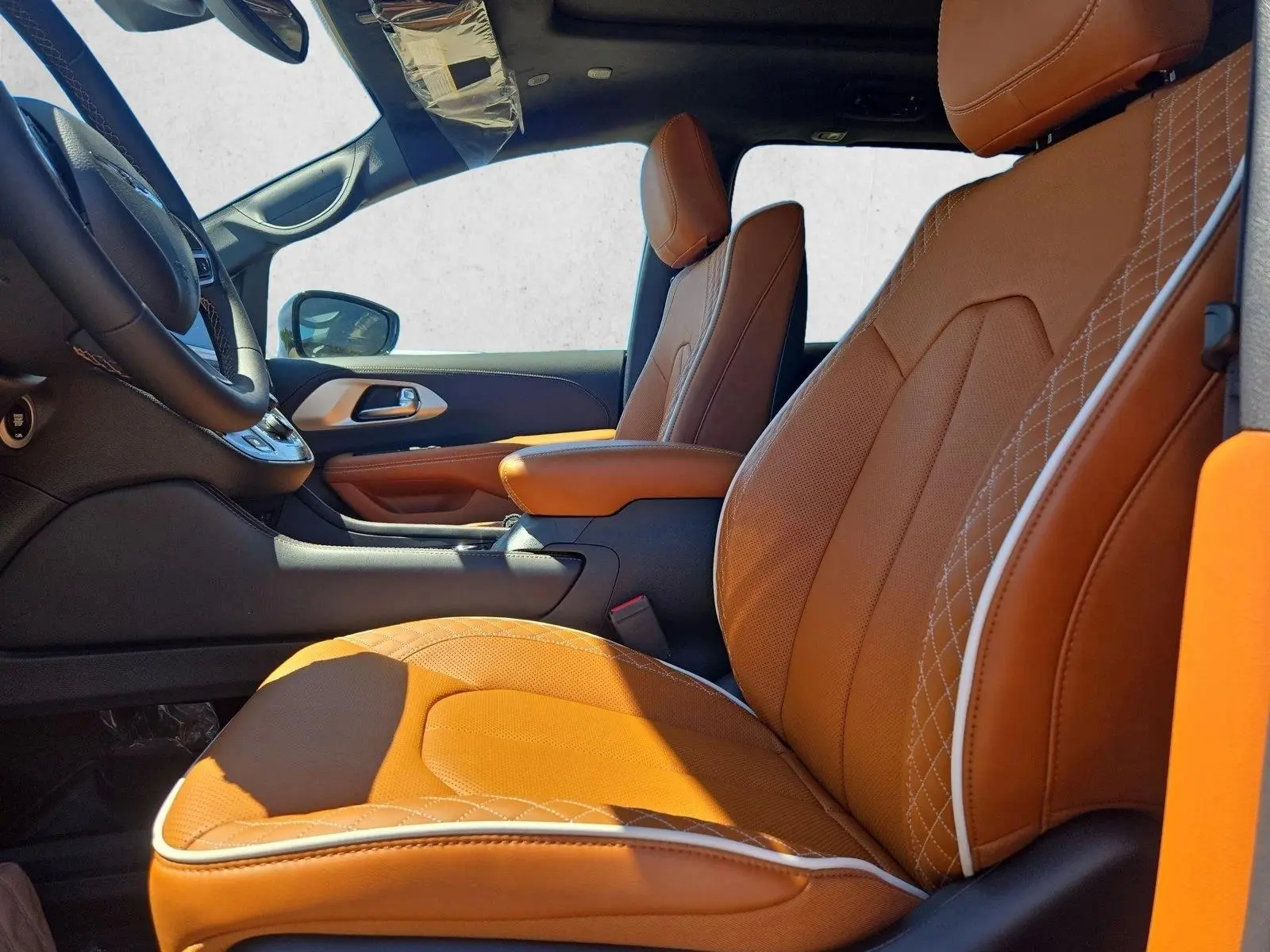 2026 Chrysler Pacifica Pinnacle photo 4
