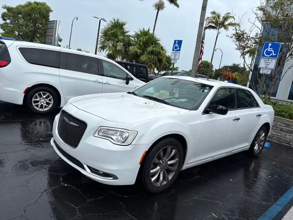 2018 Chrysler 300 Limited AWD's photo