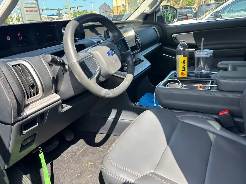 2025 Ford Expedition Active photo 5