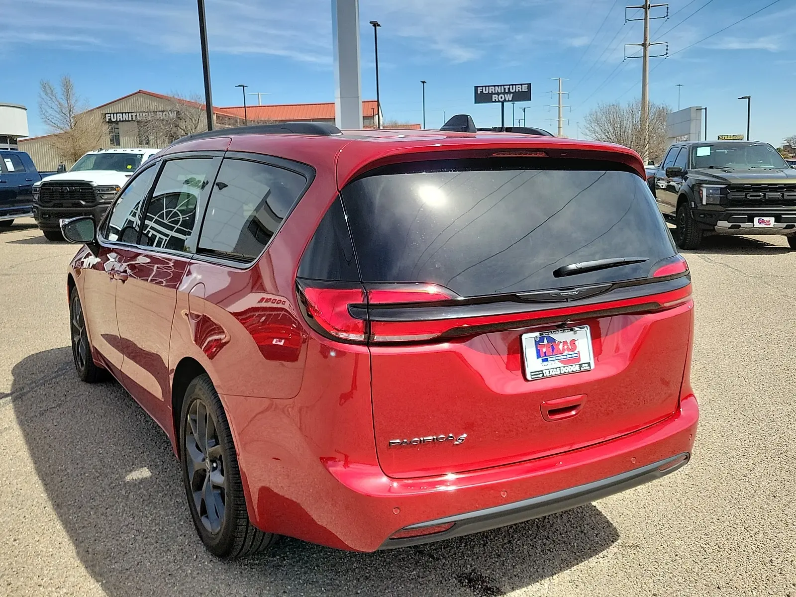 2026 Chrysler Pacifica Select photo 3