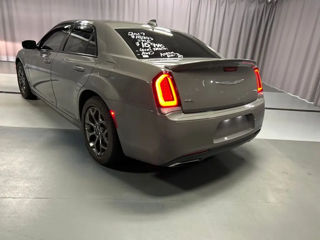 2017 Chrysler 300 S AWD photo 5