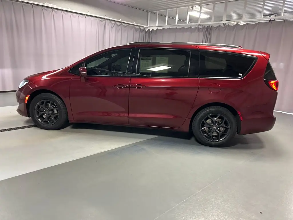 2019 Chrysler Pacifica Limited photo 4