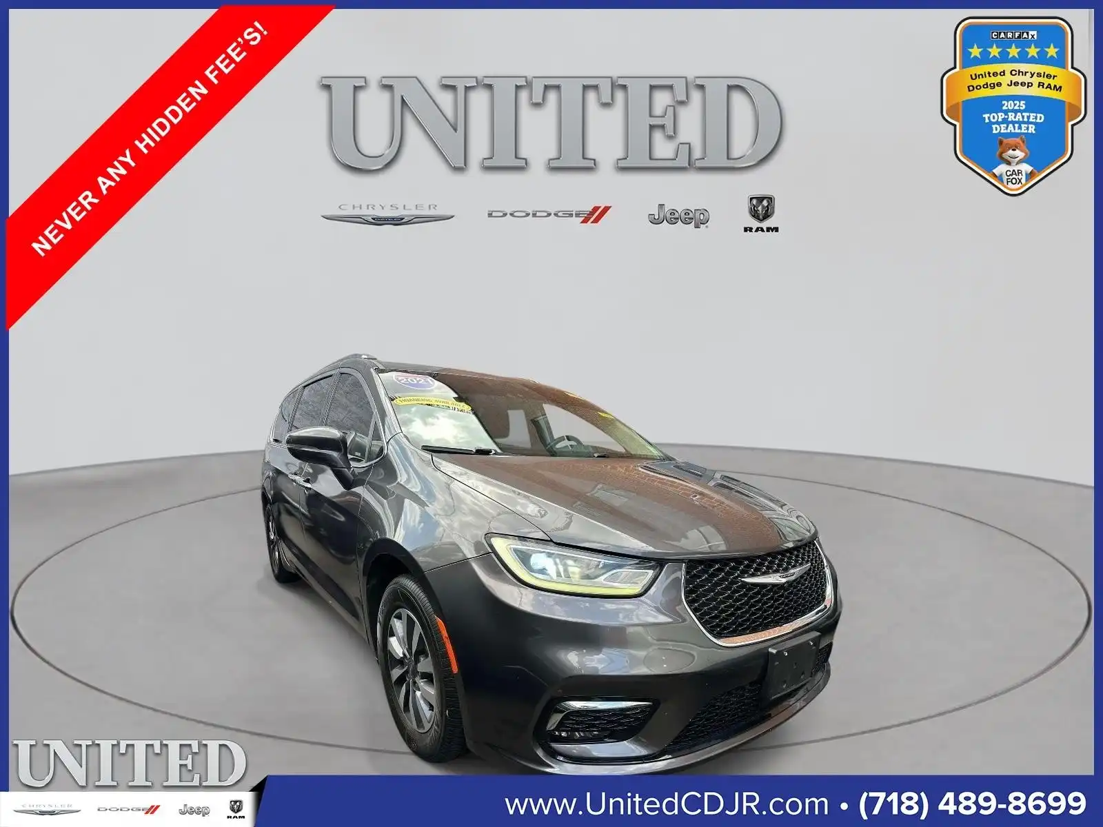2021 Chrysler Pacifica Touring L's photo