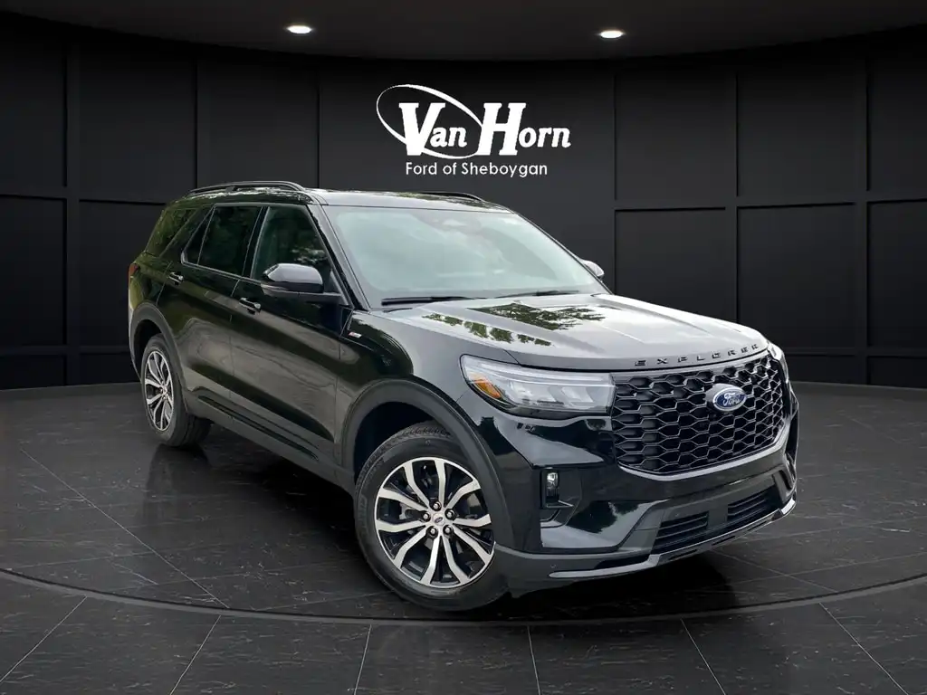 2026 Ford Explorer ST-Line 4WD's photo