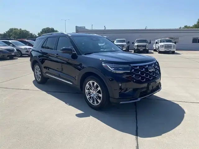 2026 Ford Explorer Platinum 4WD's photo