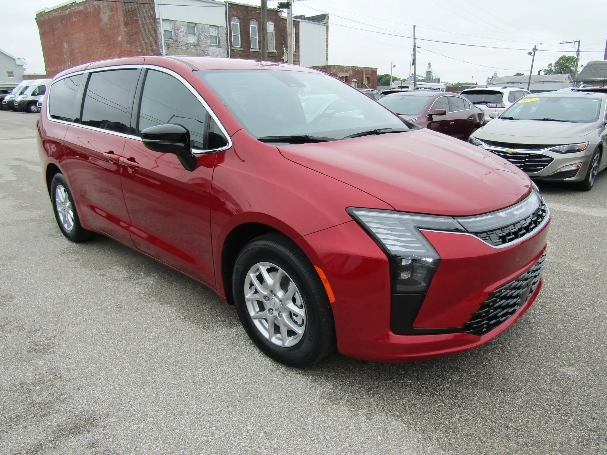 2027 Chrysler Pacifica Select photo 1