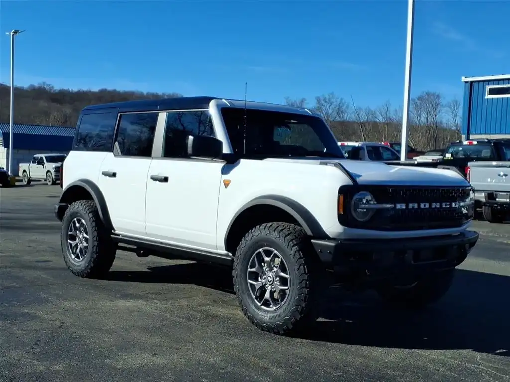2025 Ford Bronco Badlands 4WD's photo