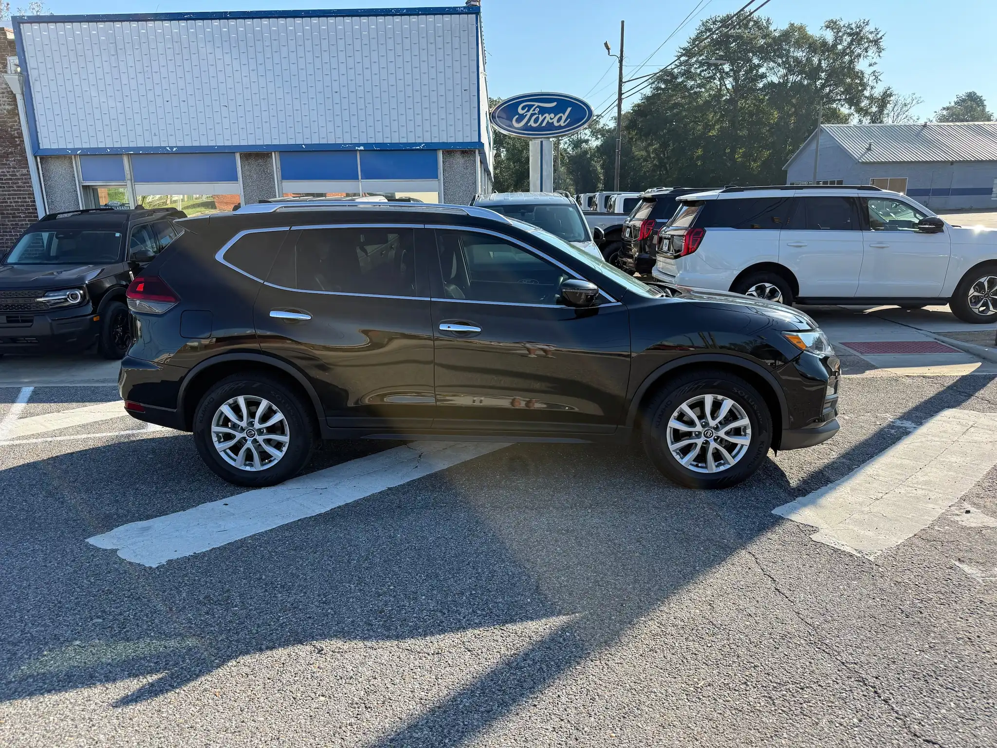 2019 Nissan Rogue SV FWD's photo