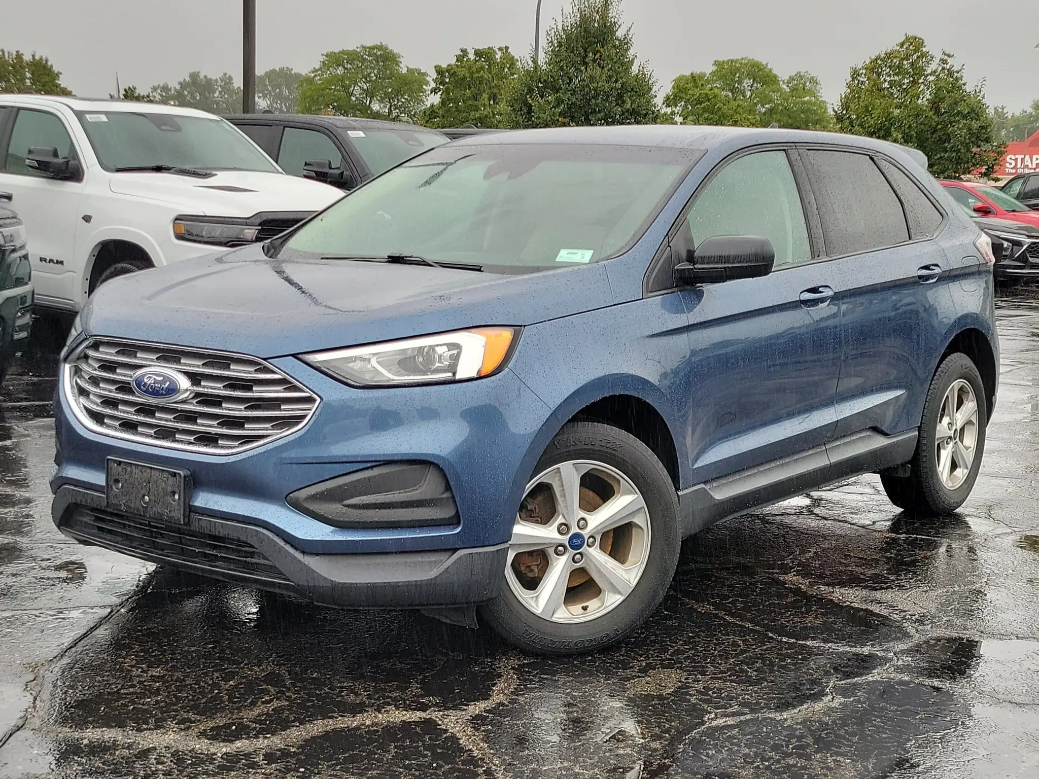 2019 Ford Edge SE photo 1