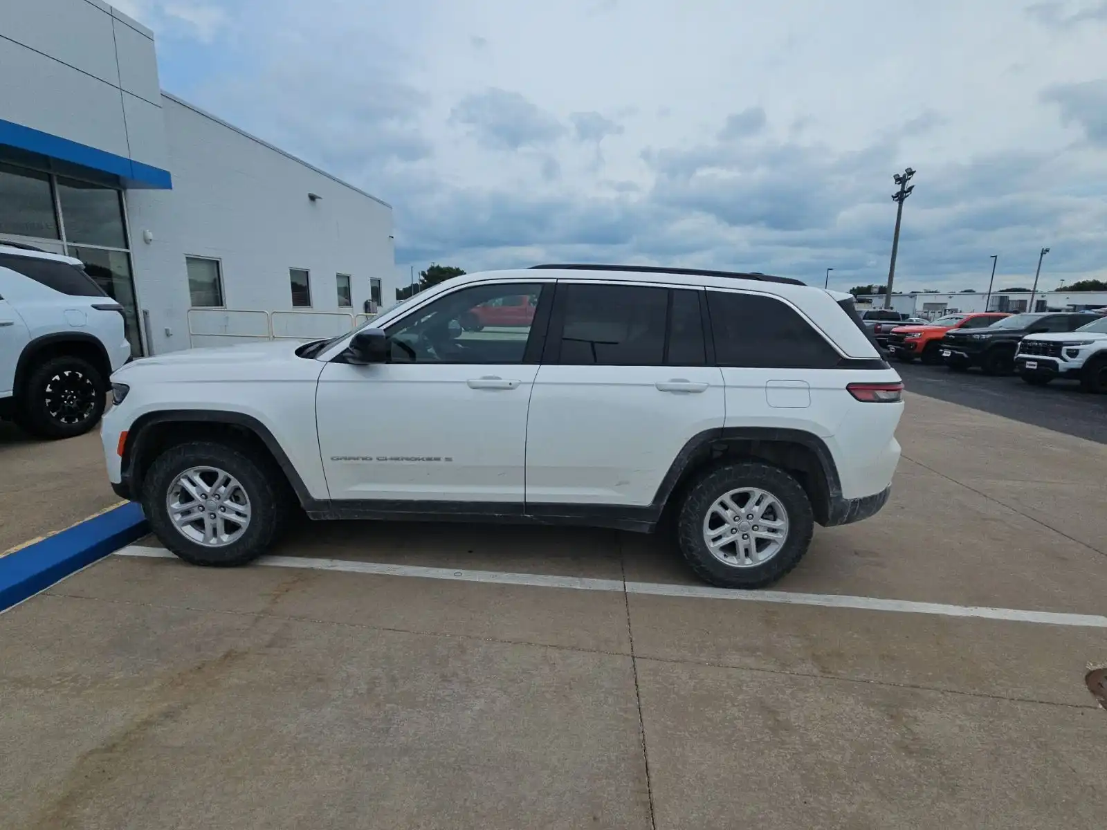 2025 Jeep Grand Cherokee Laredo 4WD's photo