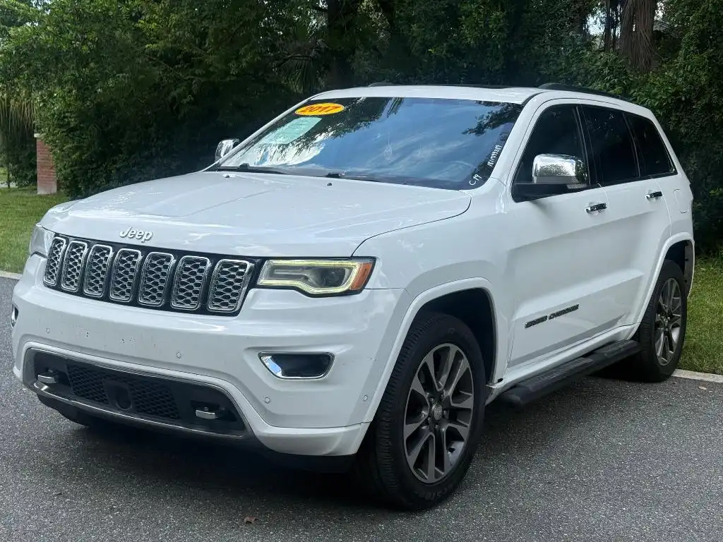2017 Jeep Grand Cherokee Overland's photo