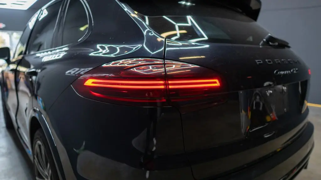 2016 Porsche Cayenne GTS photo 3