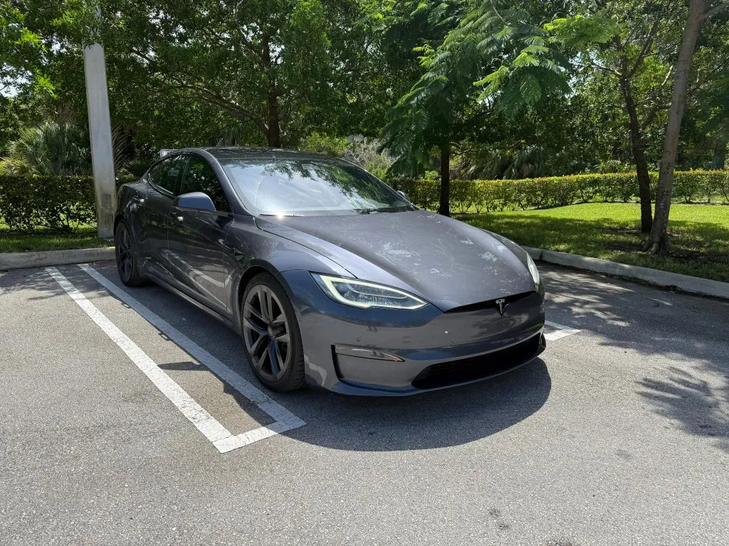 2021 Tesla Model S Long Range Plus photo 3