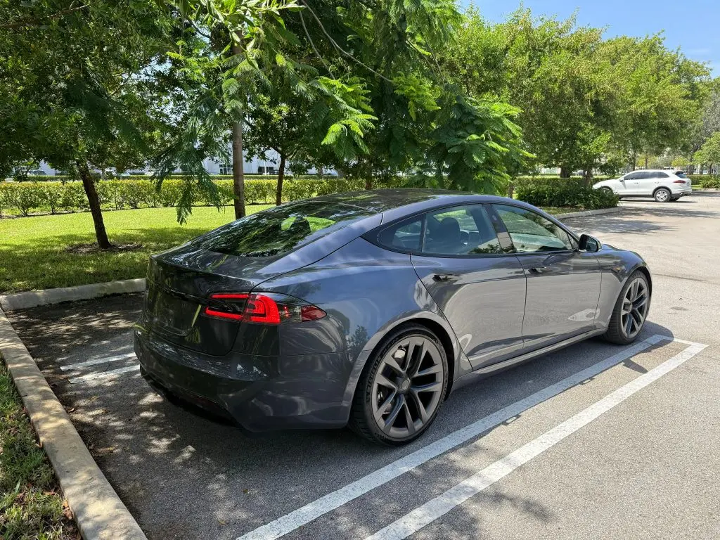 2021 Tesla Model S Long Range Plus photo 5