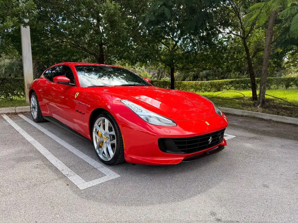 2019 Ferrari GTC4Lusso Base's photo
