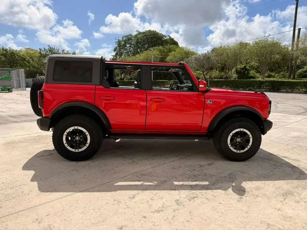 2022 Ford Bronco Outer Banks Advanced 4x4 photo 3