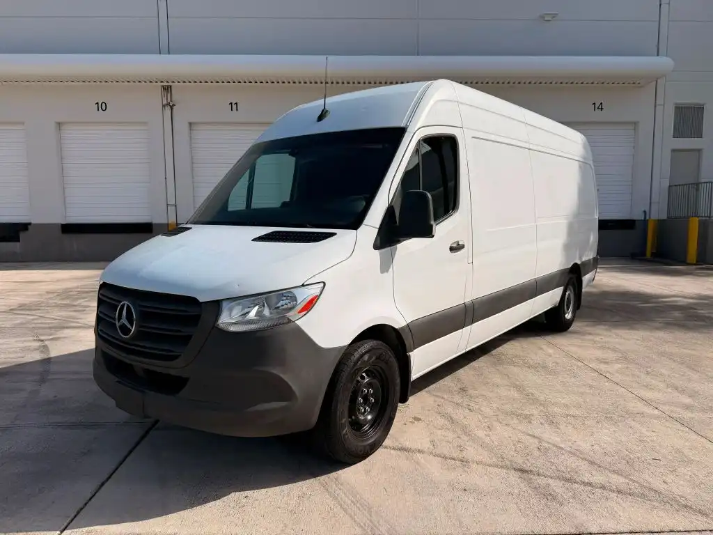 2021 Mercedes-Benz Sprinter 2500 170 WB 2.0D High Roof's photo