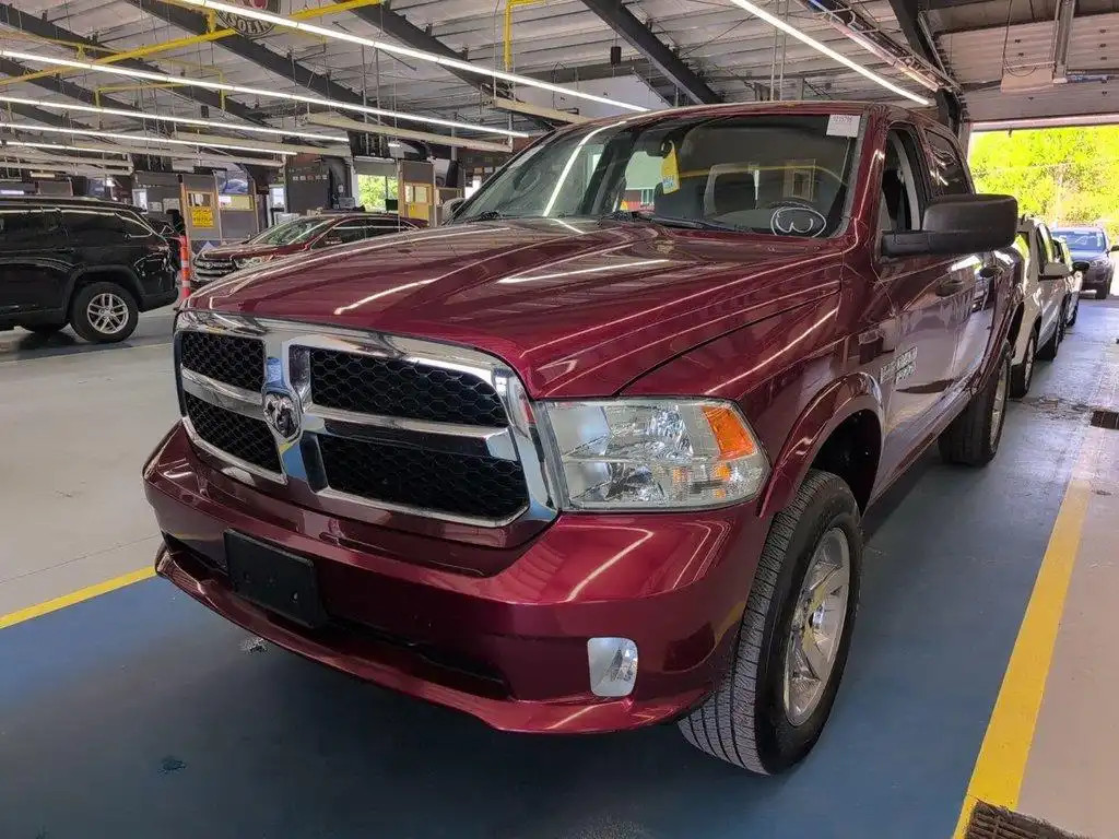 2014 RAM 1500 Express 4x4 Crew Cab's photo