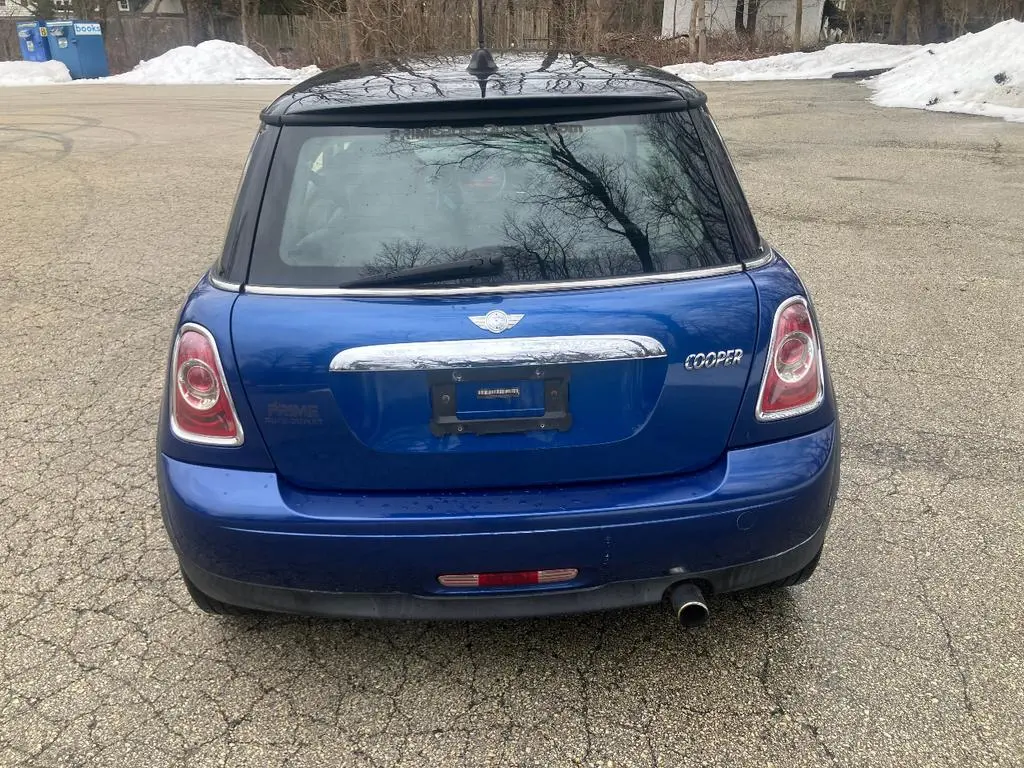 2013 MINI Cooper Base photo 3