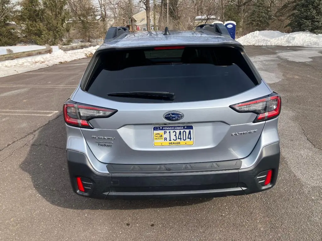 2020 Subaru Outback Premium photo 3