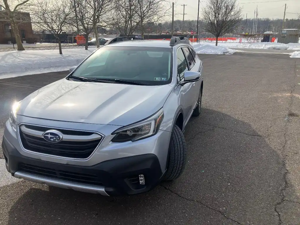 2020 Subaru Outback Premium's photo