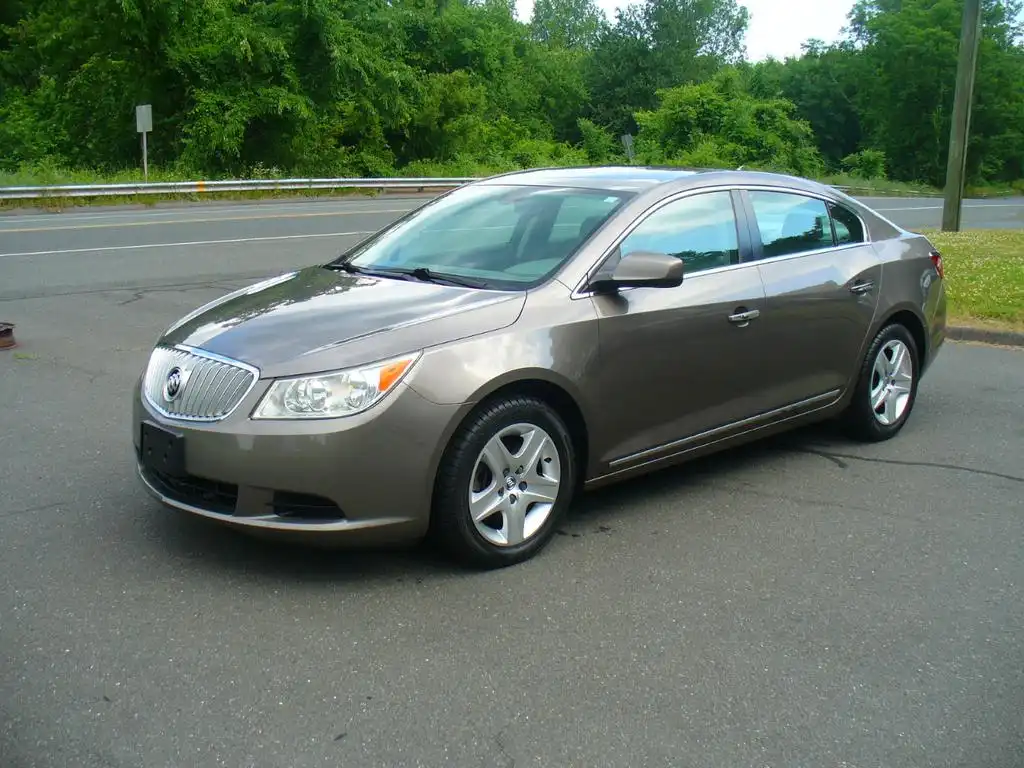 2010 Buick LaCrosse CX's photo