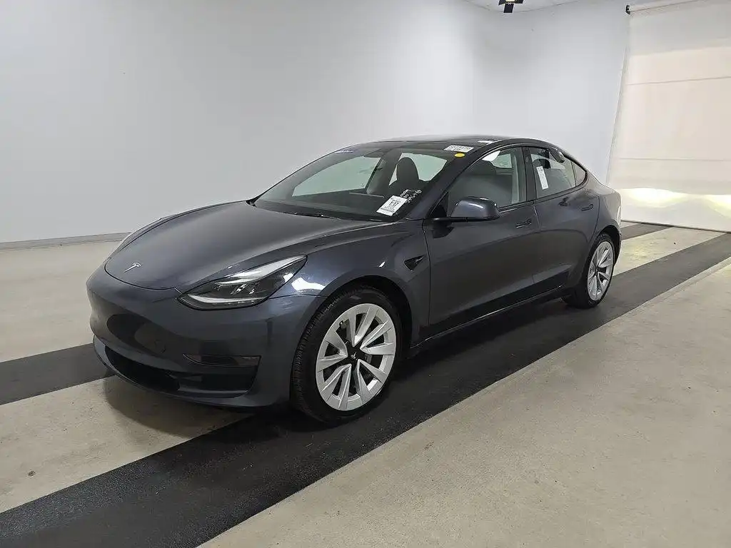 2023 Tesla Model 3 Base's photo
