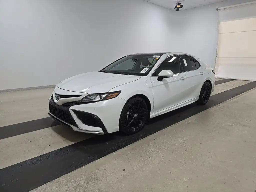 2023 Toyota Camry XSE's photo