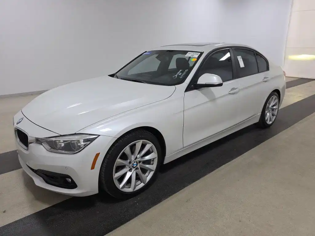 2018 BMW 3 Series 320i Sedan's photo