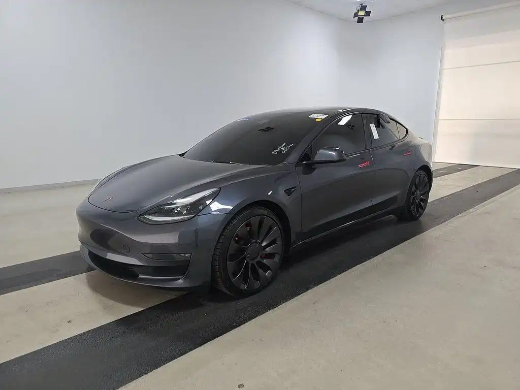 2023 Tesla Model 3 Performance's photo