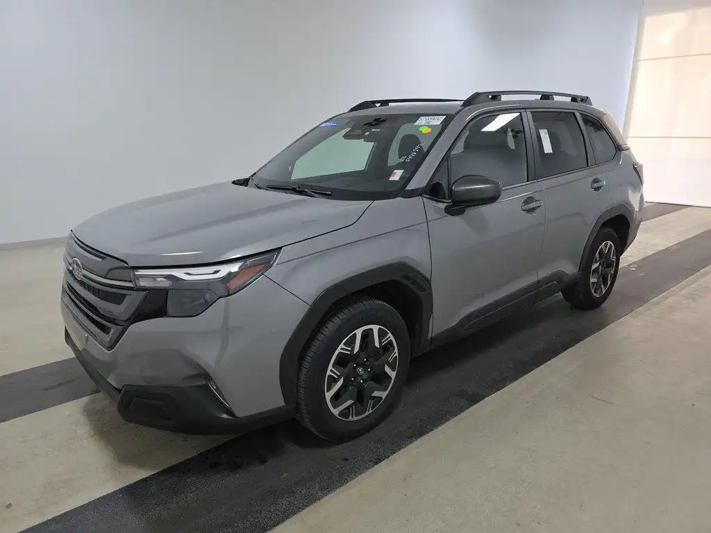 2025 Subaru Forester Premium's photo