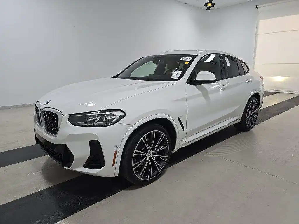 2022 BMW X4 xDrive30i's photo