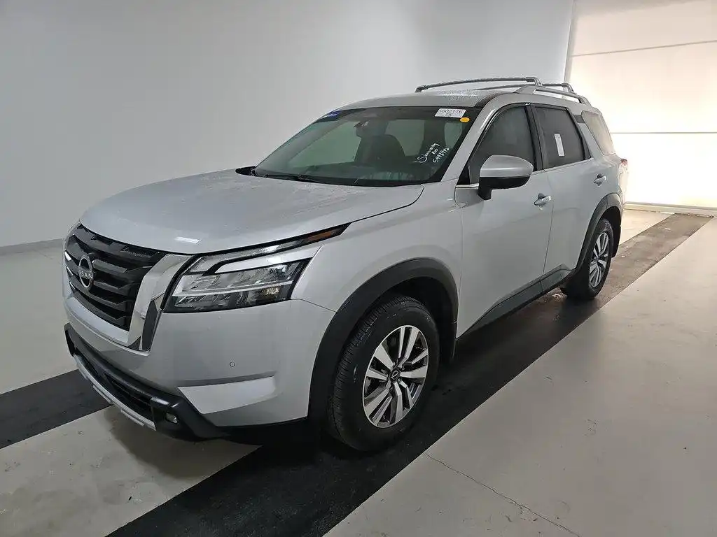 2022 Nissan Pathfinder SL 2WD's photo
