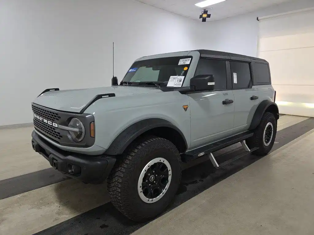 2023 Ford Bronco Badlands 4WD's photo
