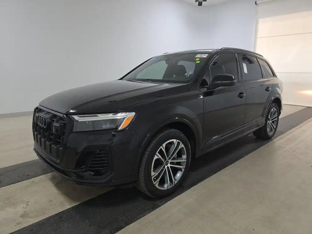 2025 Audi Q7 45 Premium Plus quattro Tiptronic's photo