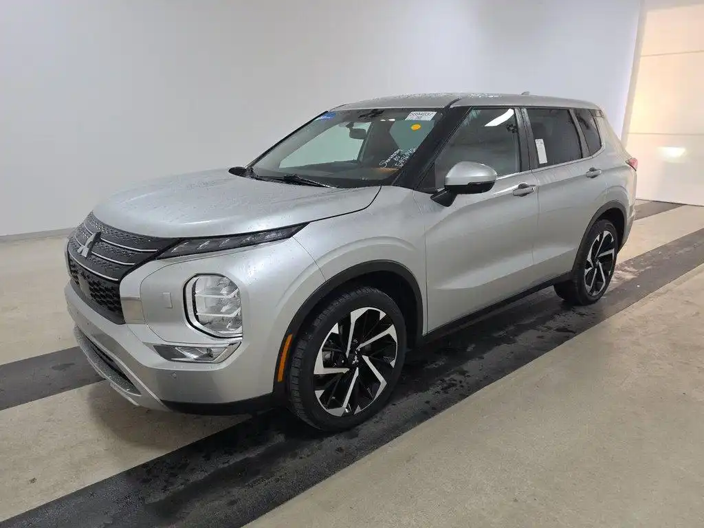 2023 Mitsubishi Outlander SE S-AWC's photo