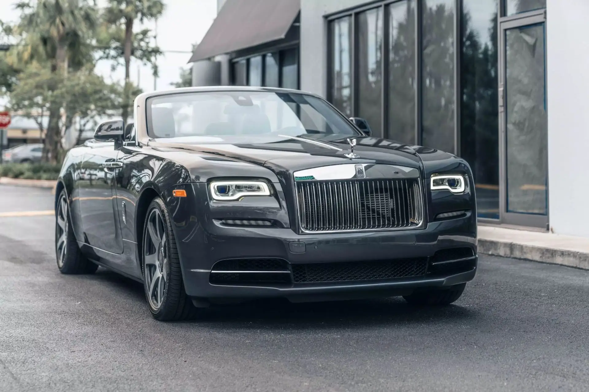 2017 Rolls-Royce Dawn Base photo 1